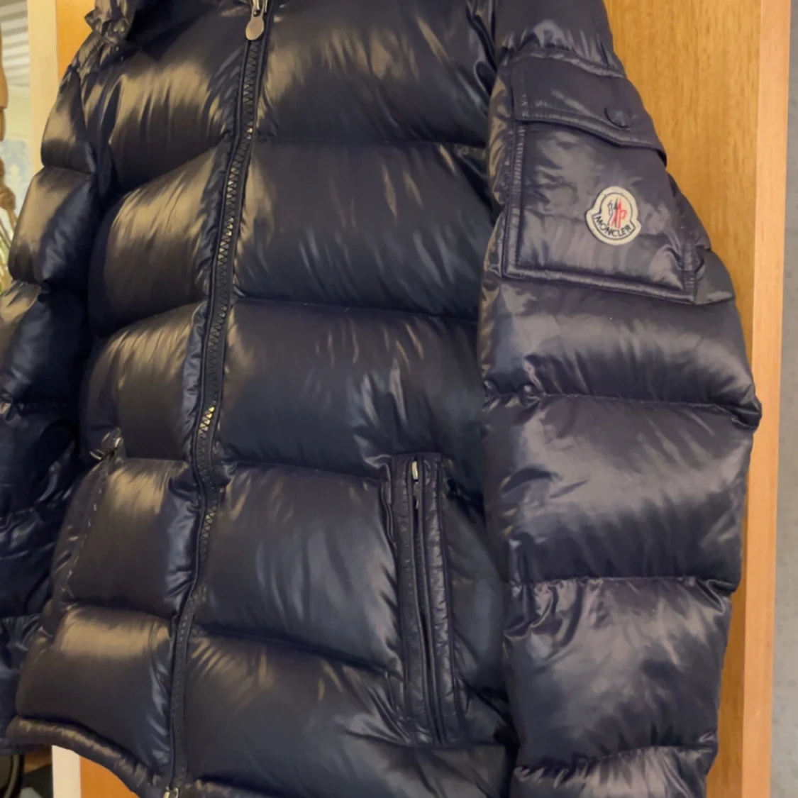 Svart dunjacka från Moncler