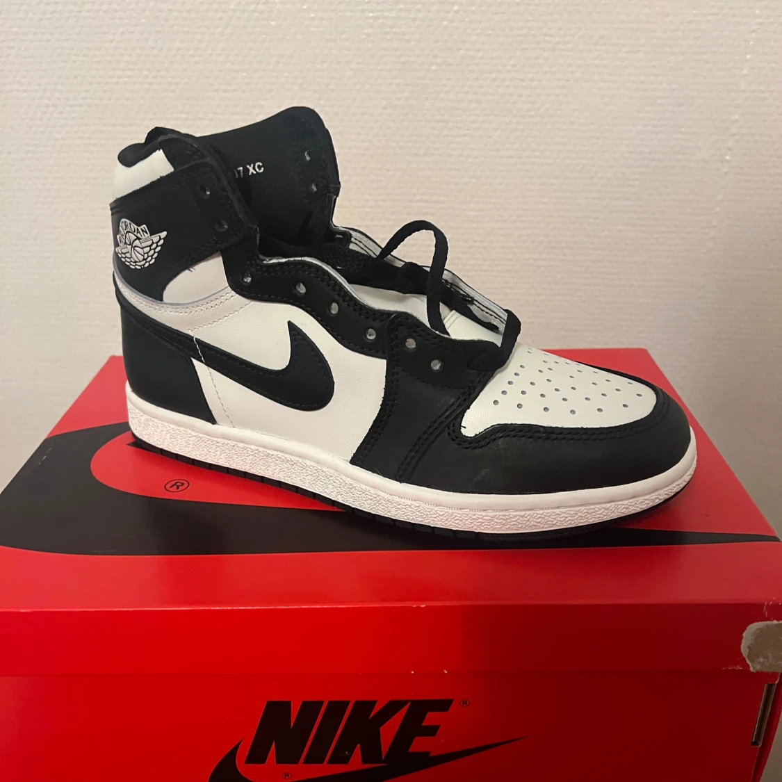 Jordan 1 high 85 black and white 