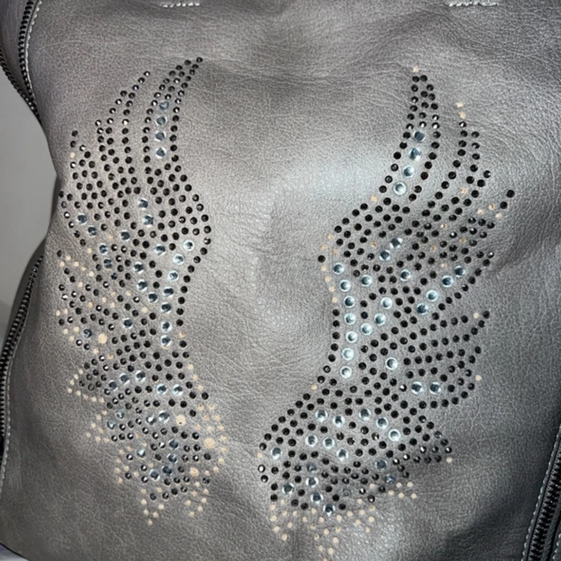 Grå axelväska med glitter - 90