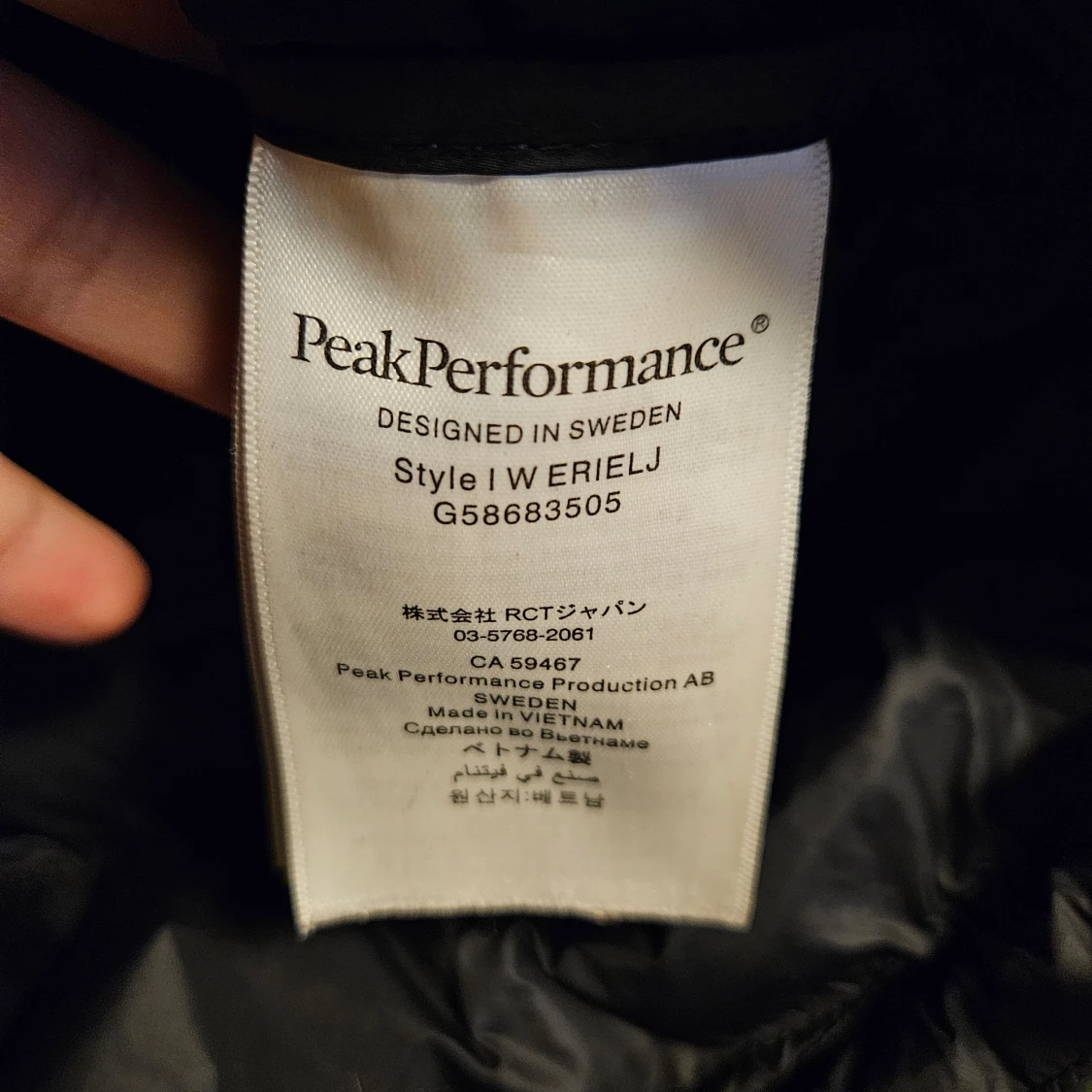 Svart dunjacka från Peak Performance - 92