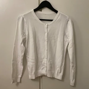 Cardigan - Cardigan från H&M. Storlek s.