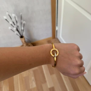 edblad armband - jätte fint edblad armband  Aldrig använt då det inte kommit till använding💞 