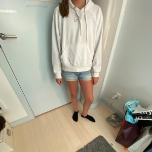 Hoodie från monki - Skön Hoodie från Monika i bra skick❤️