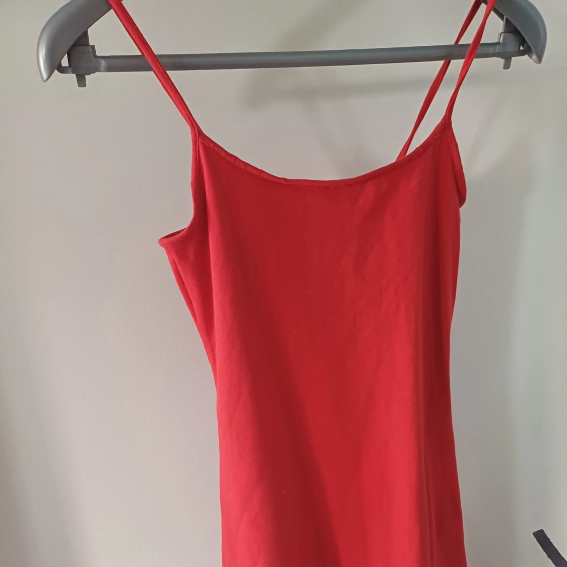 Röd klänning från Divided - 90