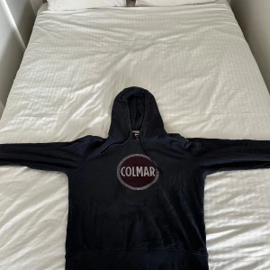 Hoodie Colmar - Säljer en hoodie från Colmar i gott skick och storlek Large