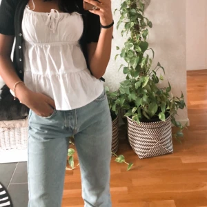 Zara midrise  - Säljer dessa jeans från zara som inte säljs längre det är deras midrise modell 💓