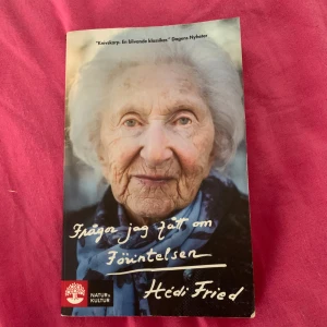 Bok - Har läst ut boken o vill sälja den nu efter det. Eftersom den inte kommer till användning. Jag köpte den på Akademibokhandeln för 390kr