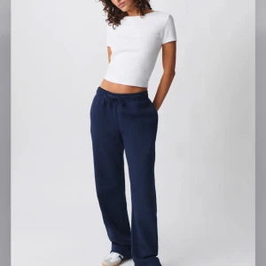 Mjukisbyxor från Gina - Säljer dessa då jag använt dom kankse 5 gånger. Köptes för 299:- Dom är i storlek xxs och är bra i längden. Jag är 1,60cm