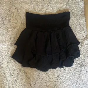 Volang kjol - Jätte fin kjol som även kan användas som topp💖