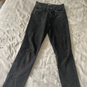 Jeans  - Säljer dessa jeans från Gina trico i strl 36