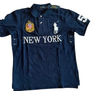 Polo Ralph Lauren Chief Keef Pike - Hej! Säljer en Polo Ralph Lauren Pike med lapparna kvar i nyskick. Skriv vid fler frågor! /Kasper