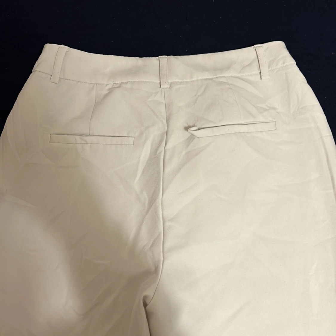 Vita bootcut kostymbyxor - 93