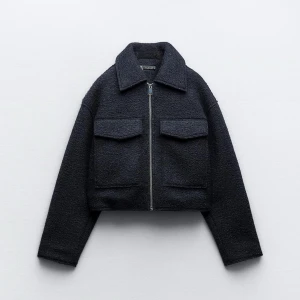 Zara jacka - Jacka köpt från Zara i storlek S. Jackan är oanvänd och nu slutsåld på hemsidan. Nypris 45,95€