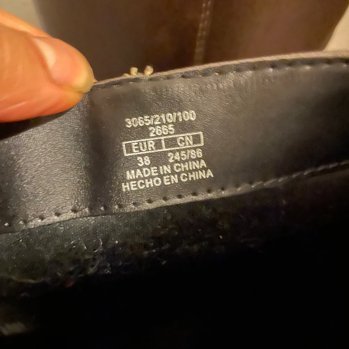 Bruna stövlar med spänne - 93