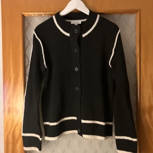 Stickad kofta/tröja - Använd en gång, storlek M