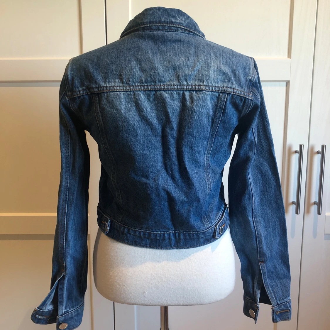 Blå jeansjacka - 90