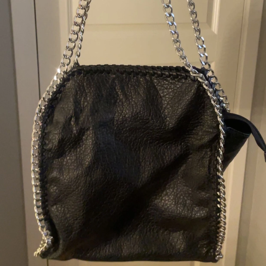 Svart axelväska från Tiamo