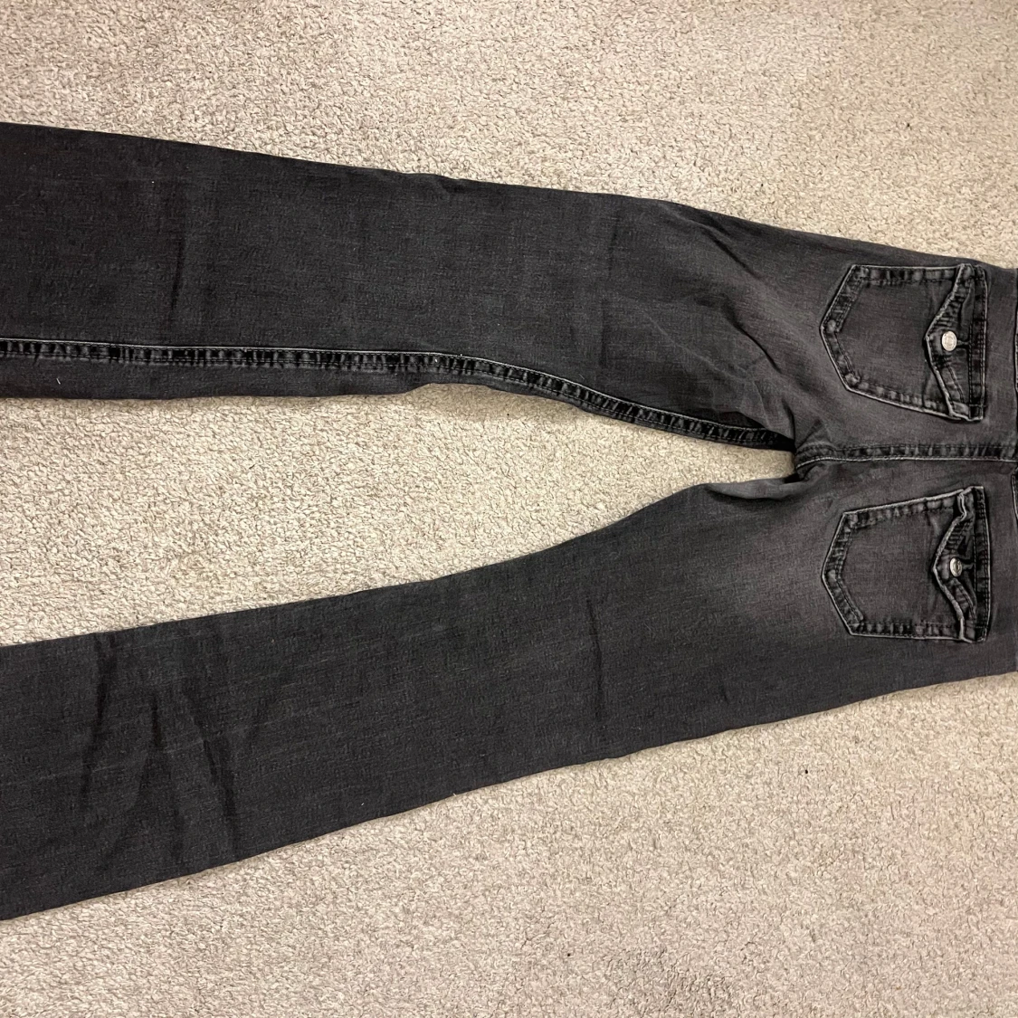 Svarta bootcut jeans