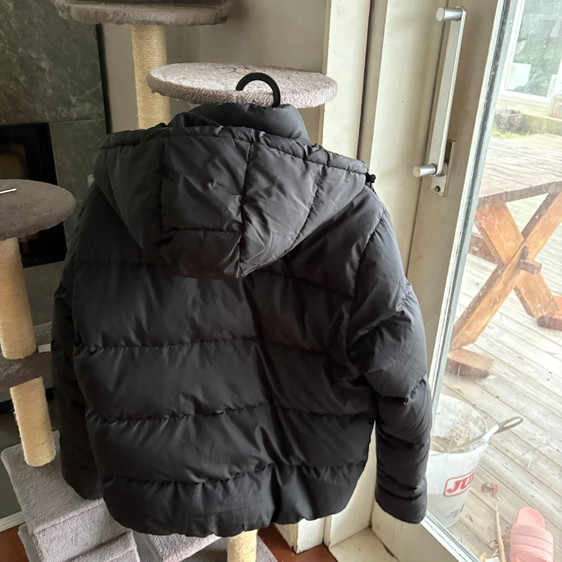 Svart pufferjacka från Calvin Klein - 3