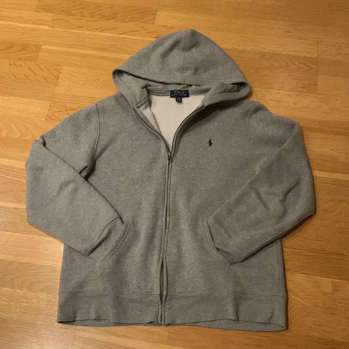 Grå hoodie från Ralph Lauren