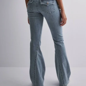 True religon jeans  - Ett par  skit snygga true religon jeans som jag köpte för ett litet tag sen använda få tal gånger så är i mycket bra skick. Storlek 24. Inte fast pris 