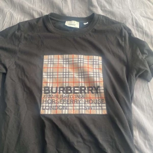 Burberry tröja - Helt ny jätte fin