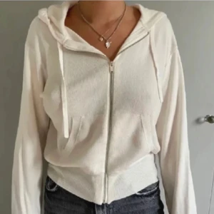 Stickad Kofta  - Säljer denna super fina populära stickade koftan från HM, som inte säljs längre!⭐️