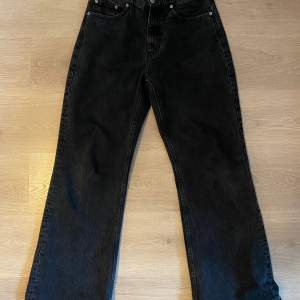 Bootcut jeans i storlek w29 l32. Sitter lösare än Rush denim. Nypris 2300kr