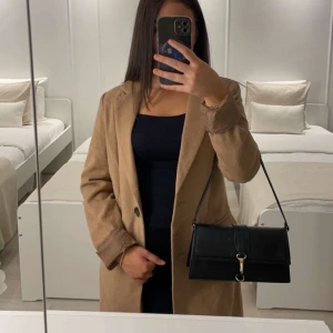 Lång kappa - Lång brun kappa från new yorker, strl S