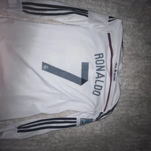 Ronaldo long sleeve fotboll tröja - Använd 1 gång för real Madrid match