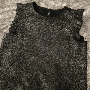Fin glittrig top - Fin glittrig top!! Perfekt till nyår💗