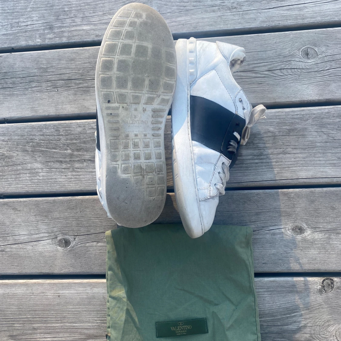 Valentino opens. - 92