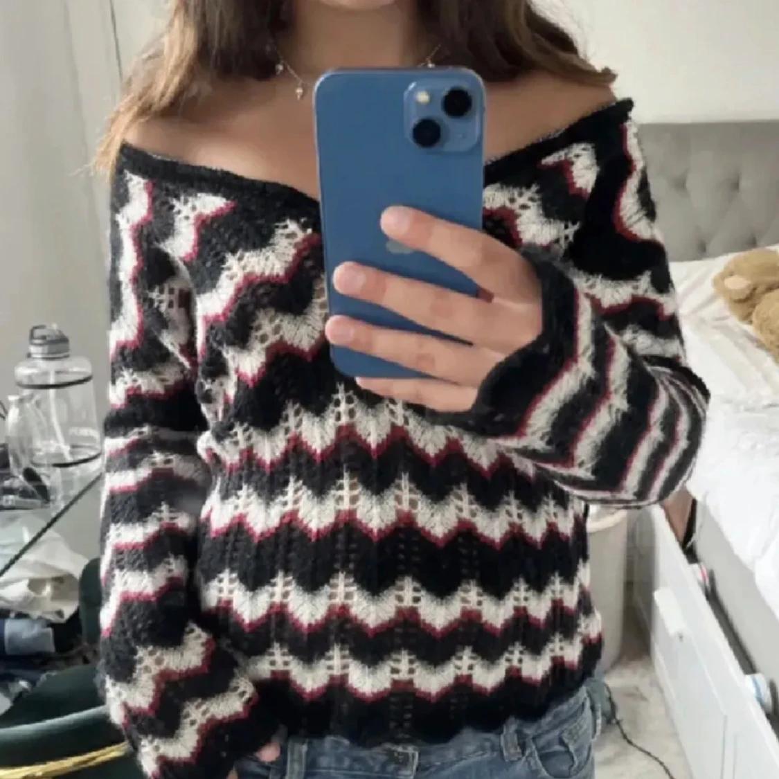 Stickad mönstrad tröja
