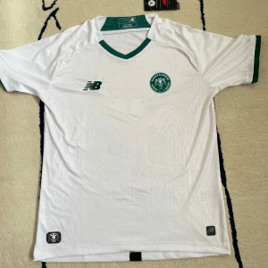 Kontaspor Hemmatröja - Säljer en Konyaspor hemmatröja med sjukt snygg design. Tröjan är helt oanvänd och alla tags etc finns. Liga: Süper lig 🇹🇷Lag: Konyaspor Namn: inget Nummer: inget  Condition 10/10 Skriv för fler frågor :)