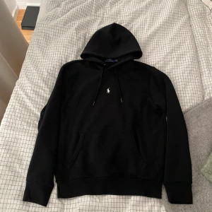 Ralph Lauren - Ralph Lauren hoodie i bra skick. Använd fåtalgånger. 
