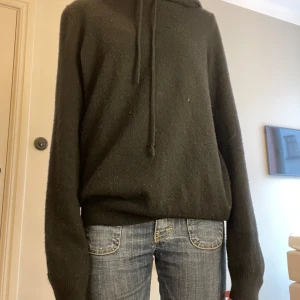 Softgoat tröja - Hej säljer denna snygga hoodie i 100% Kashmir från softgoat!💕