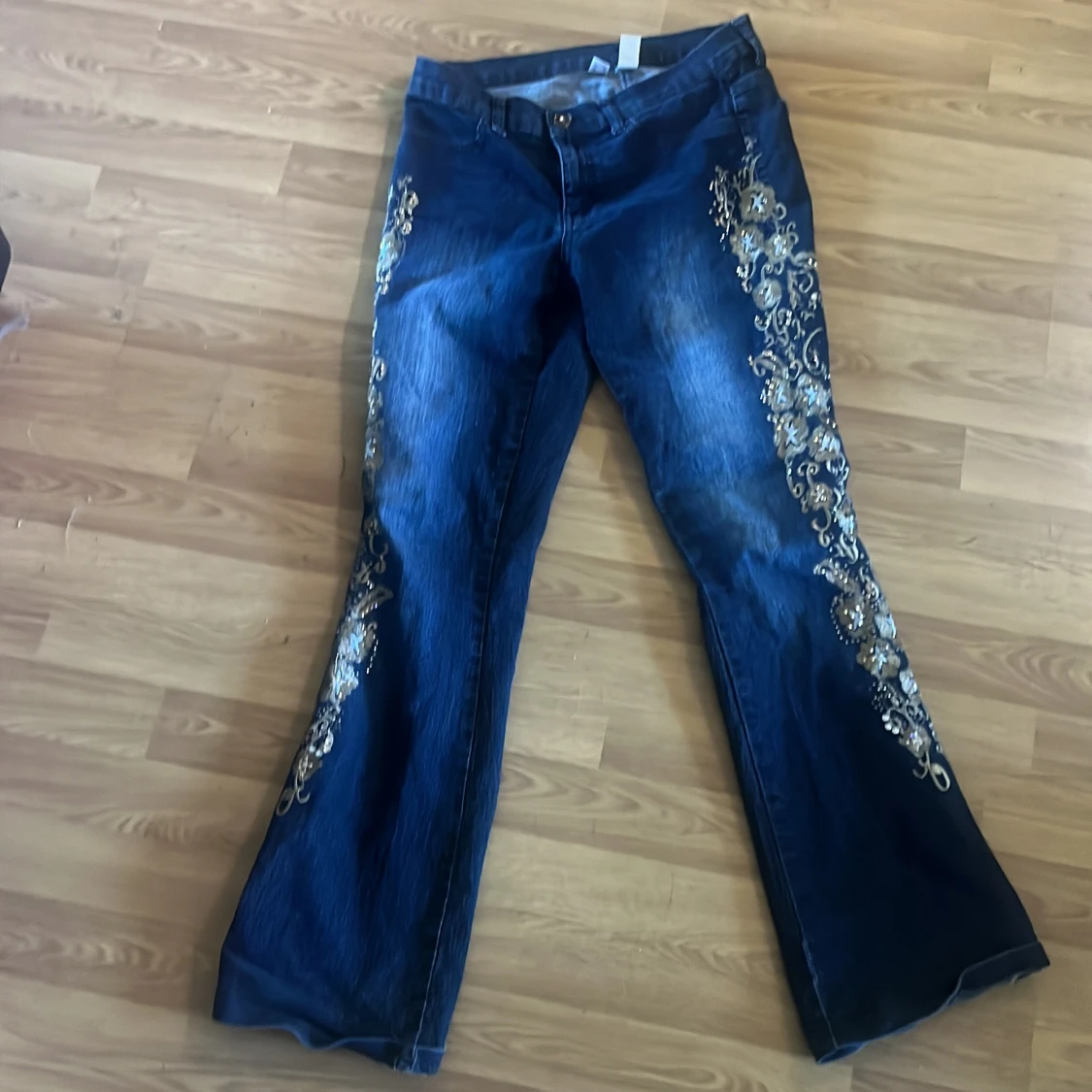 Helt nya lågmidjade bootcut jeans 