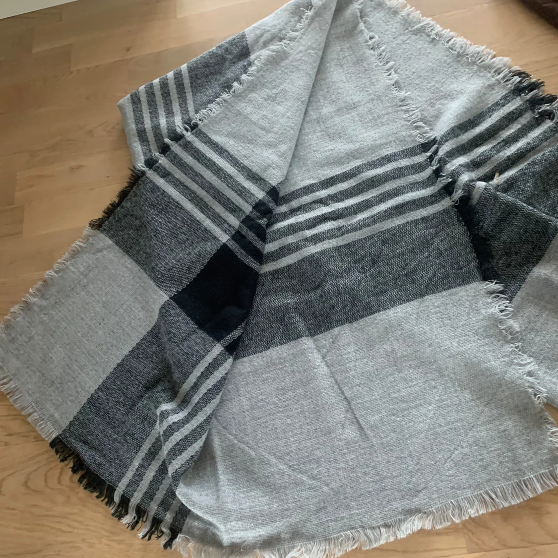 Snygg o skön halsduk  - 90