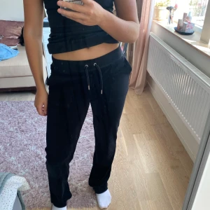 Juicy byxor  - Säljer min juicy byxor på grund av att de inte används. Priset kan diskuteras 😀