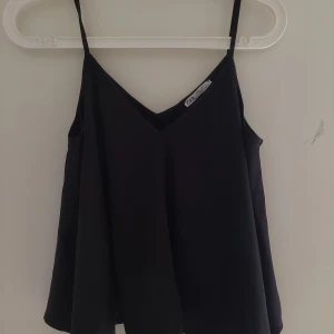 Linne - Svart linne i silke från zara.