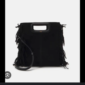 Maje väska - Superfin maje väska i mocka. Bra skick och det är i den större modellen❤️