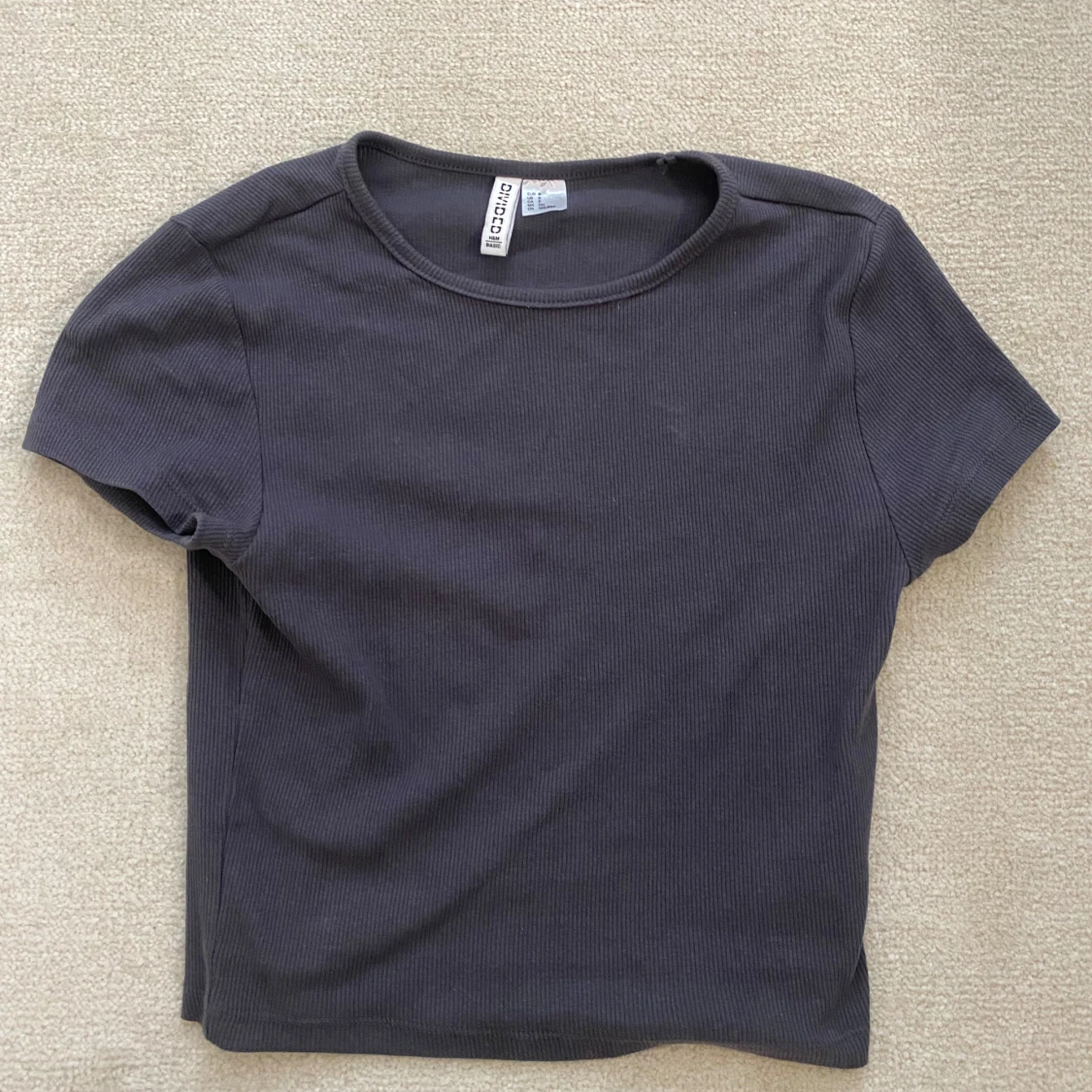 Grå t-shirt - 91