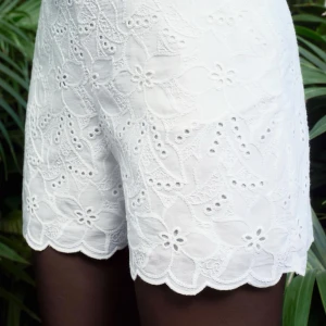 Broderi shorts - Söker dessa shorts i storlek M ❗️❗️Har de i storlek S ifall någon vill byta ☺️