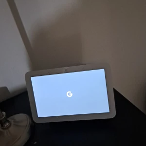 Google nest hub generation 215 - Google nest hub 2. Endast installerad. Inköpt maj 2024 för 1299