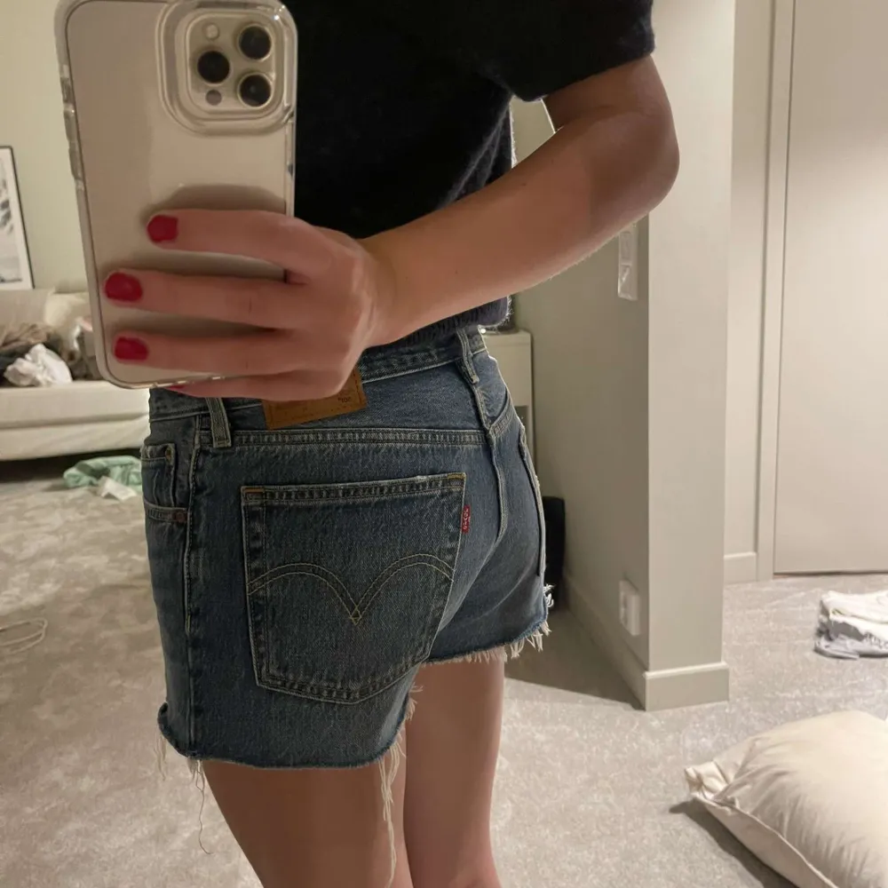 Säljer dessa skit snygga Levis shorts! 🌟🌟😊. Shorts.