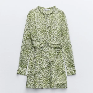 Zara kläning - Säljer denna fina zara kläning, aldrig använd och har prislapp kvar 💞