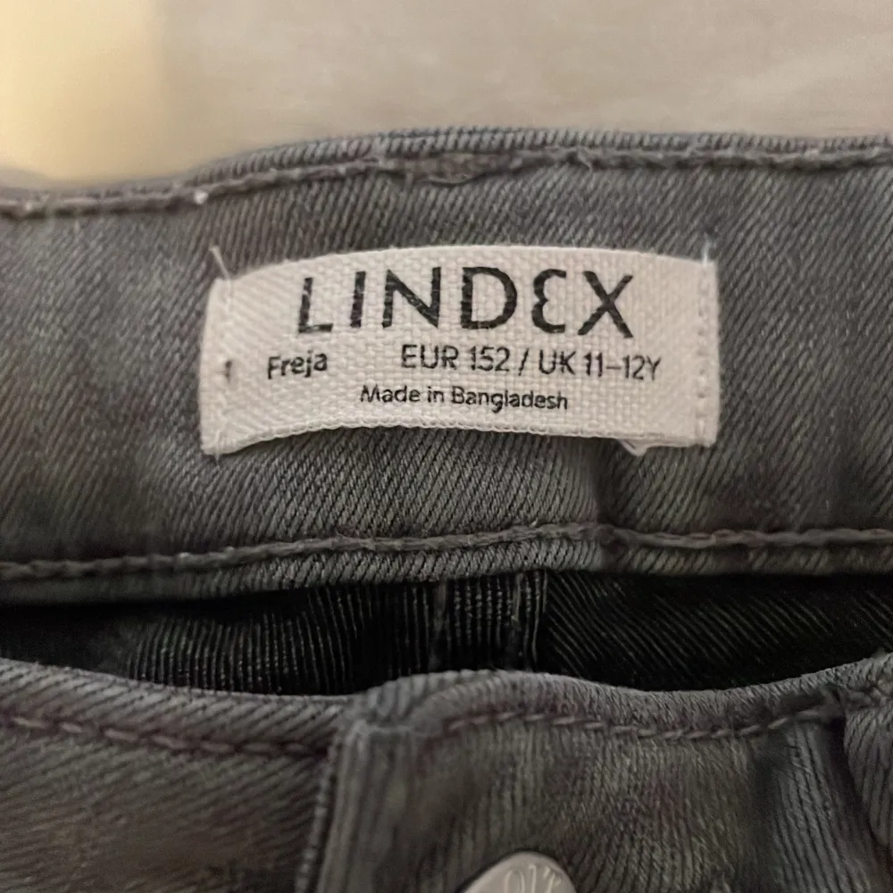 Jeans från Lindex Väldigt sköna . Jeans & Byxor.