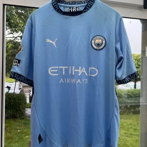 Man City tröja  - Storlek : XXL men passar även L