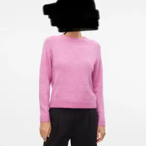 säljer denna rosa stickade tröjan från vero moda då den inte kommer till användning längre, tröjan är i bra skick och är använd fåtal gånger 