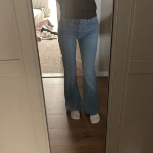 mid waist bootcut lee jeans - knappt använda, inga defekter